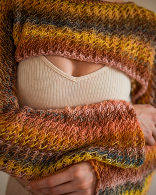 Kurzer Strickpullover Regenbogen