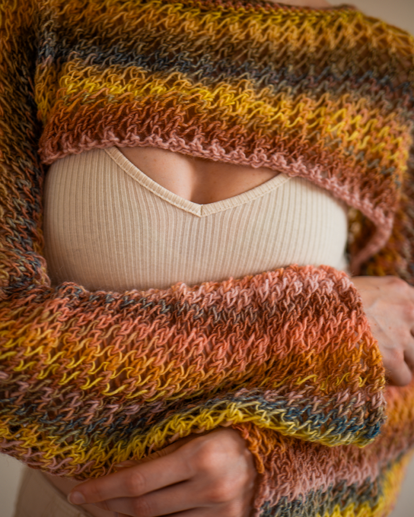 Kurzer Strickpullover Regenbogen