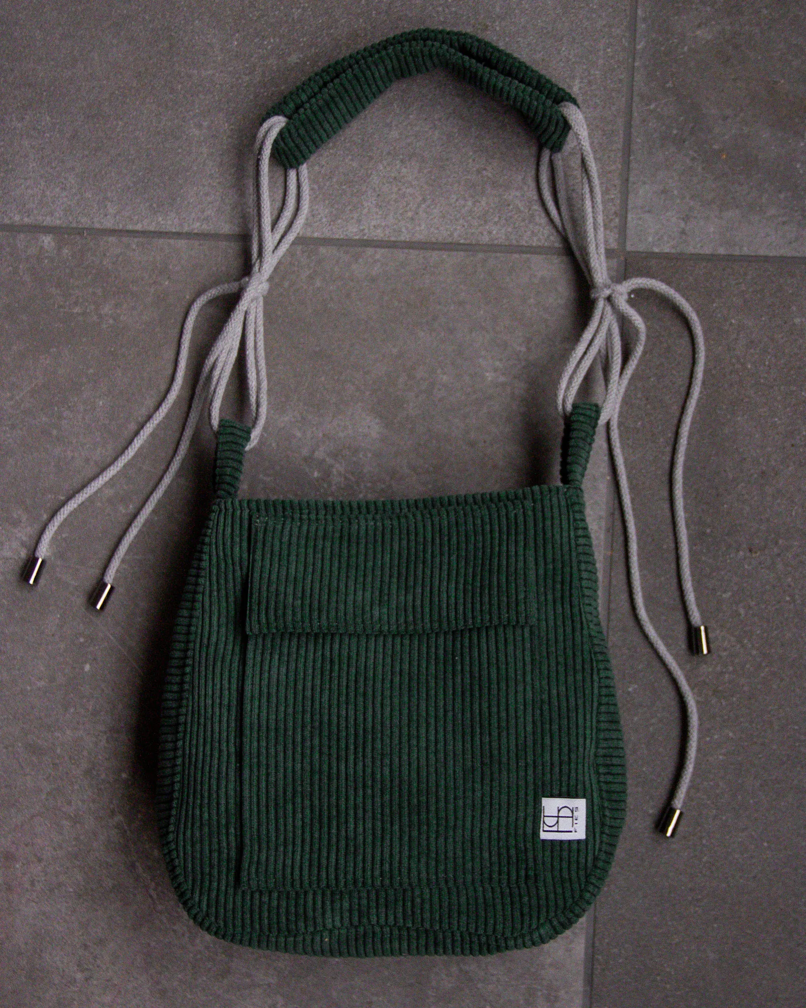 Cord Umhängetasche Waldgrün-Grau